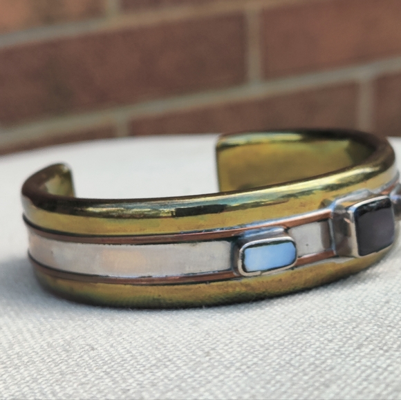 Vintage mixed metal labradorite,mother of pearl and onyx cuff bracelet - Picture 9 of 13